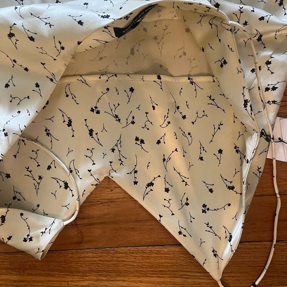 Something Navy Butter Yellow & Navy Floral Satin Camisole - Picture 6 of 6